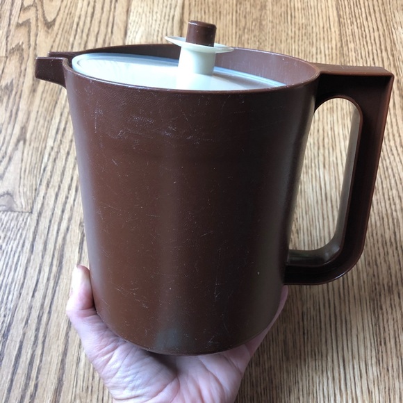 Tupperware Push Button Pitcher Servalier Brown - Picture 7 of 7